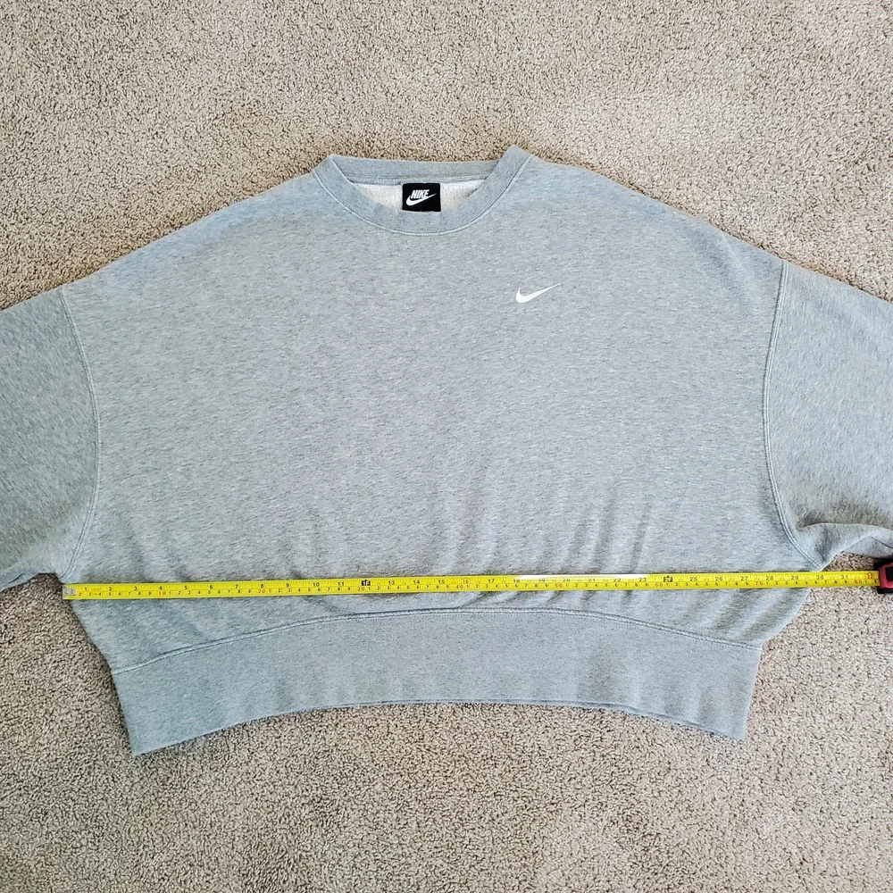 Nike Women's Oversized Crewneck Sweatshirt, Gray (Size L) - Picture 7 of 7